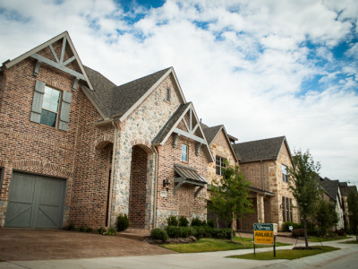 Photo of Typical Creekview Streetscape