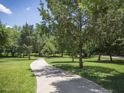 Terra Bella Walkway